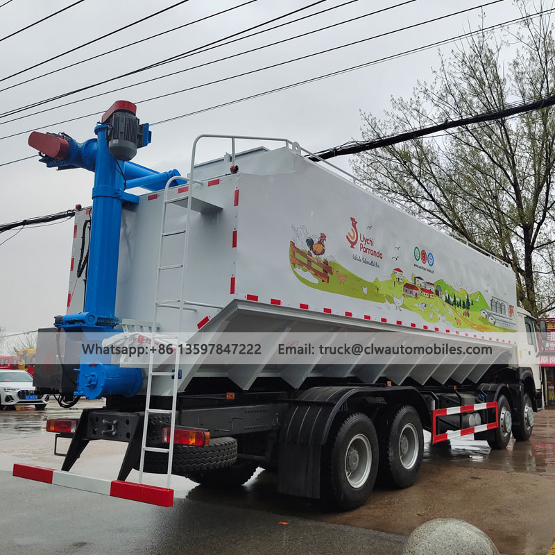 HOWO 8*4 New 44000L Bulk Feed Trucks For Sale