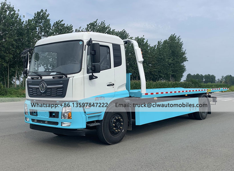 Tow Truck With Crane