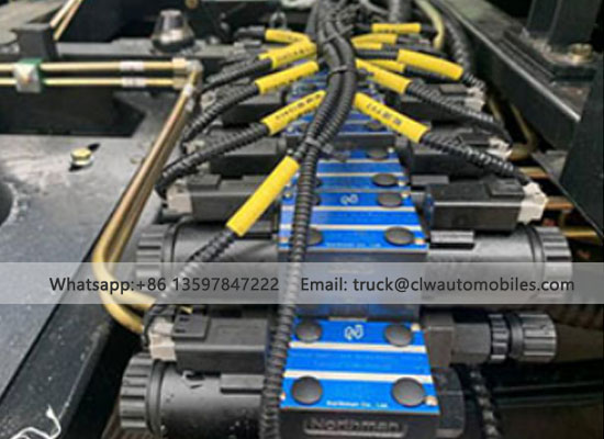 Small Road Sweeper Truck