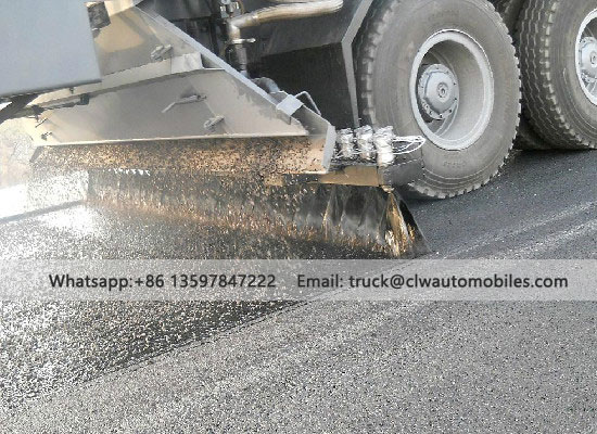 SHACMAN Synchronous Chip Seal Truck