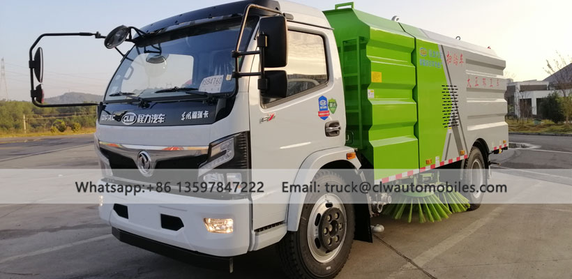 Small Road Sweeper Truck