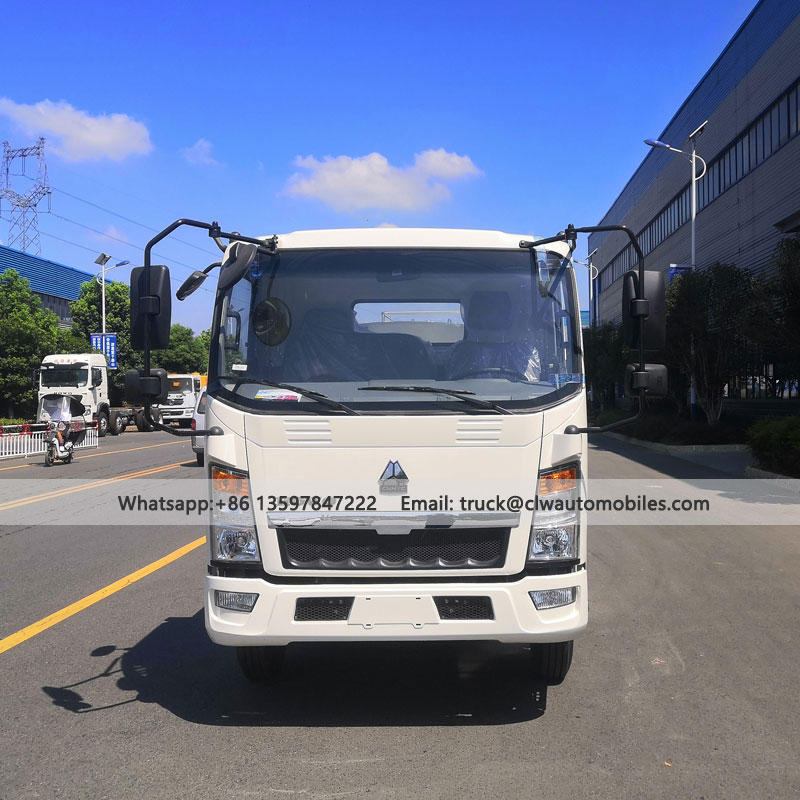 HOWO 5000L Fresh Milk Transporation Vehicles