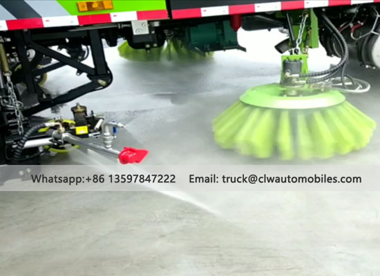 Road Sweeping and Cleaning Truck