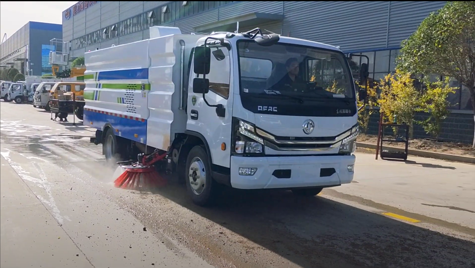 Sweeper truck