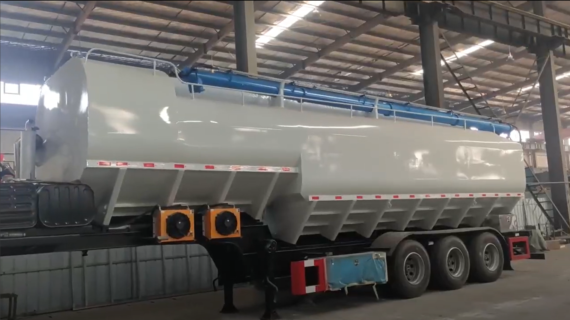 Feed truck video
