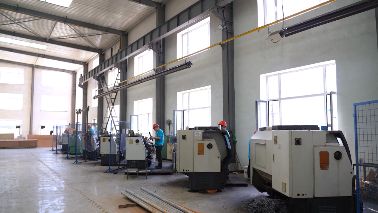 Downhole sucker rod pump