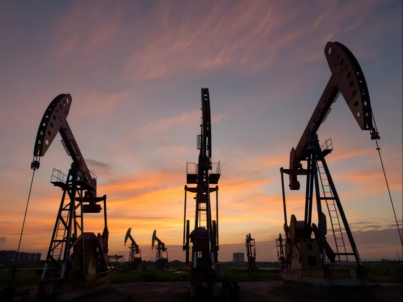 Sucker rod pump oil extraction technology includes: