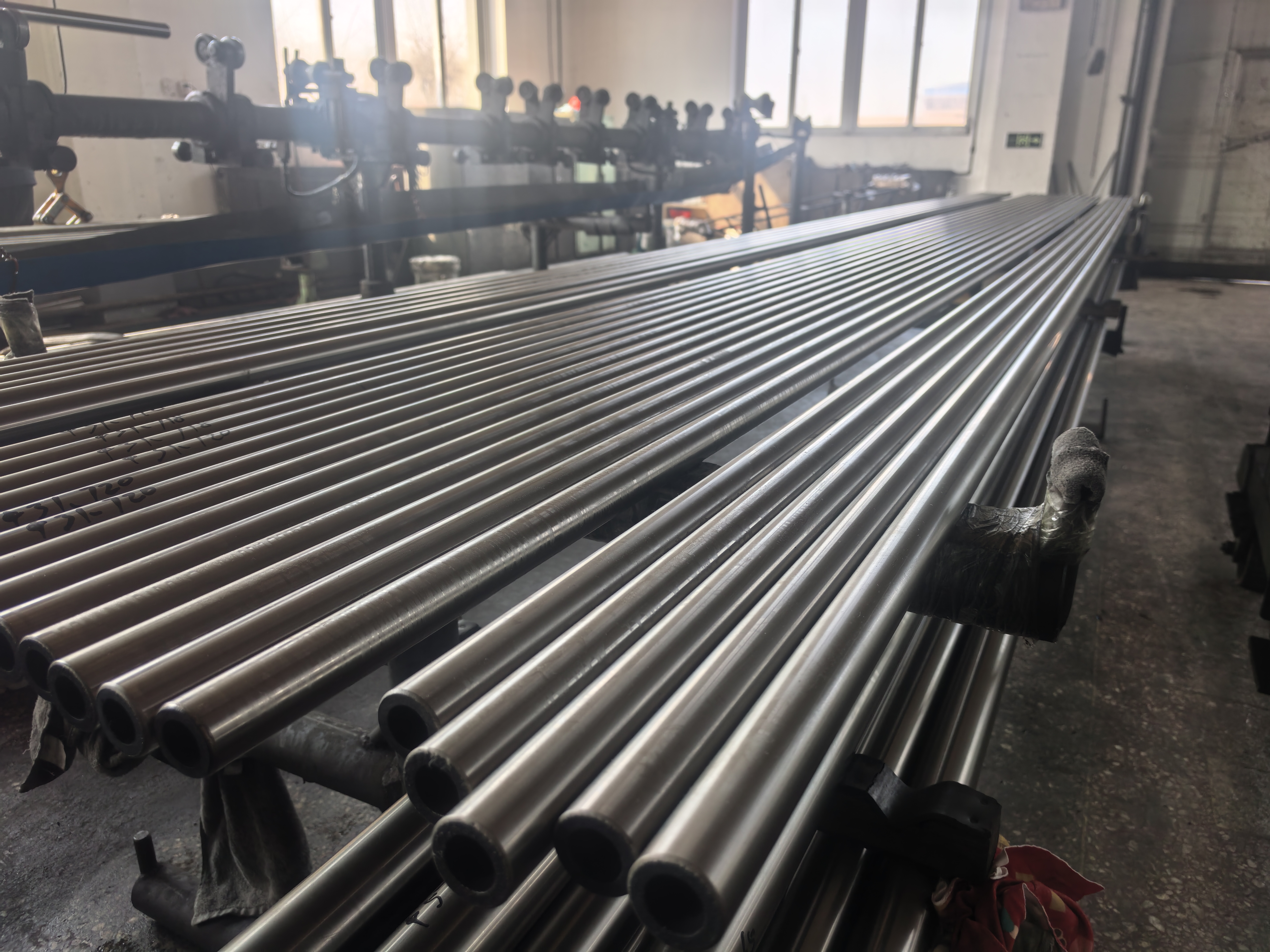 Metal spray welding plunger Metal spray welding plunger