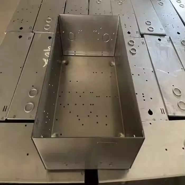 Laserschneidverarbeitung für Kohlenstoffstahlbleche Kundenspezifische Blechgehäusebox