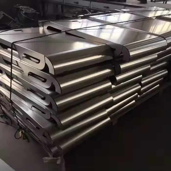 Kundenspezifische professionelle Blechbearbeitung Kleine bis große Schwermetallfertigung Schweißmontage