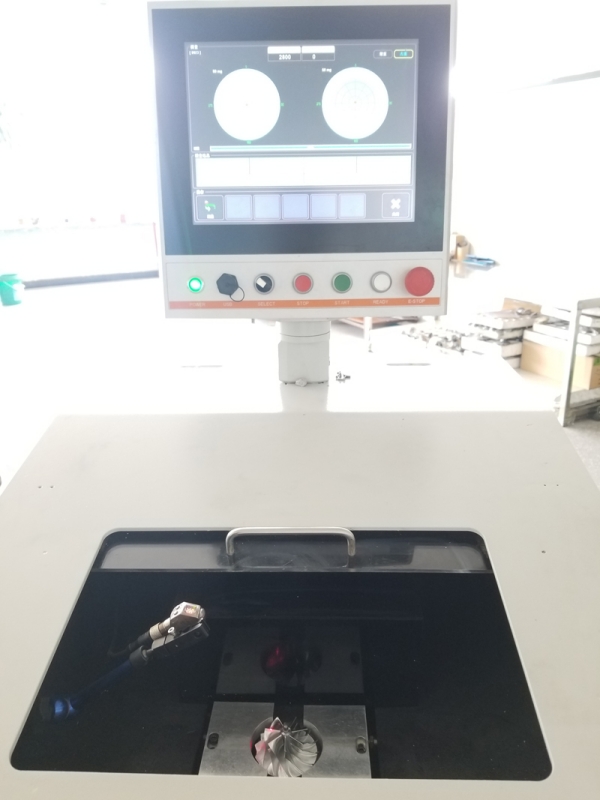 Test d'équilibrage automatique des roues à billettes flottantes à air