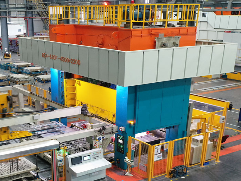 Straight Four Point Blanking Press