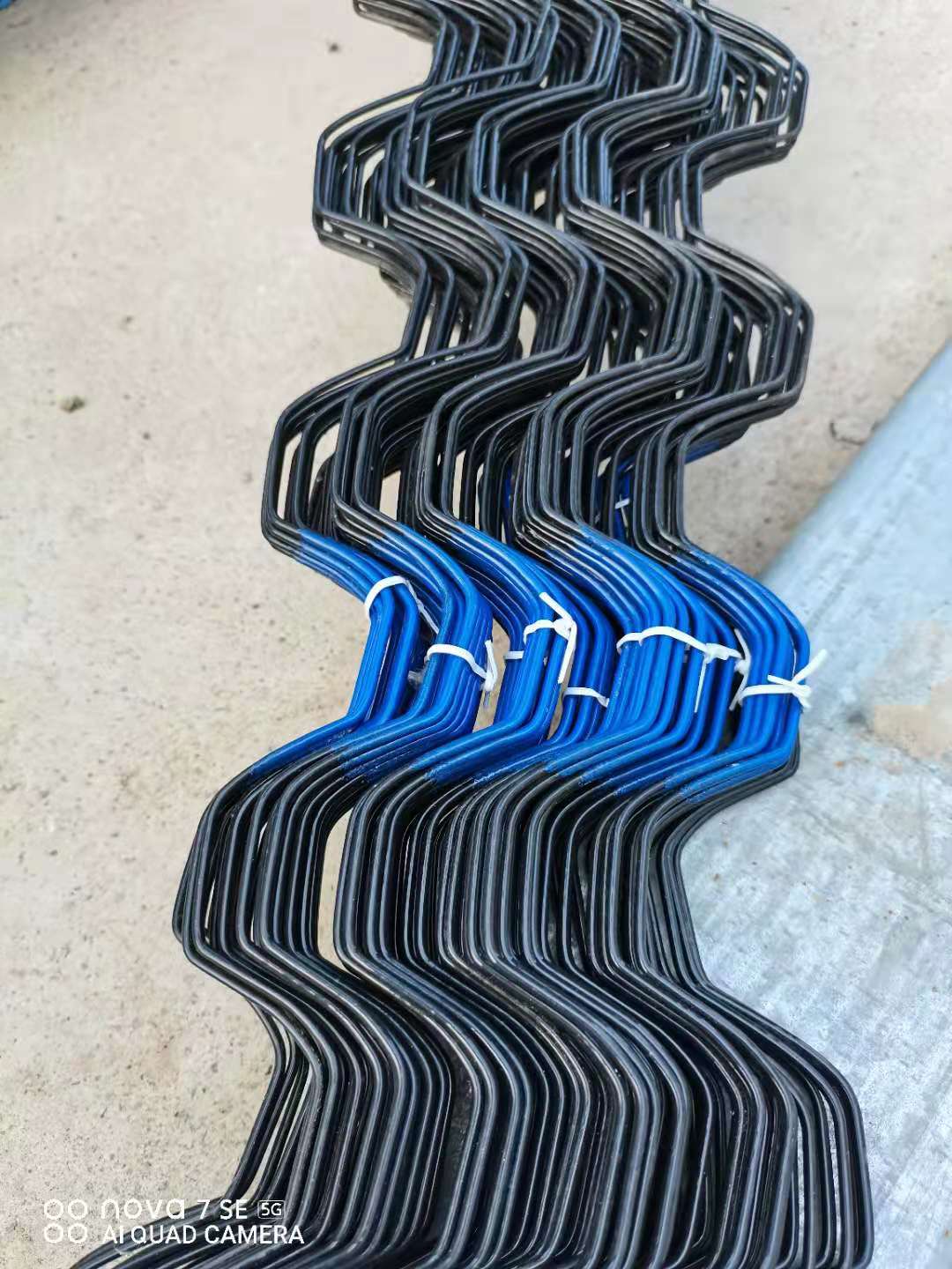 greenhouse zig zag wire