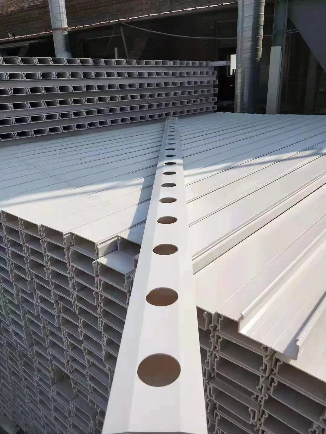 Lettuce Vertical Farming NFT Growing Channel