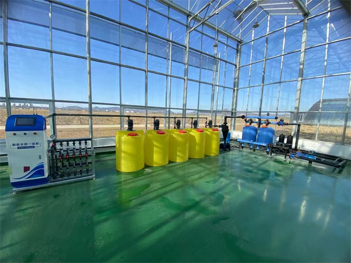 Fully Automatic Modern Greenhouse