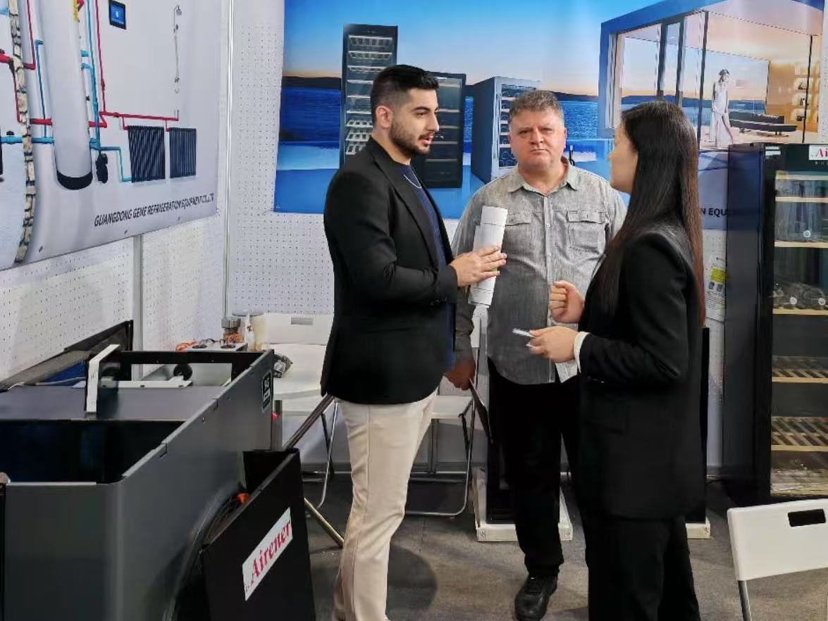 法国巴黎展.jpg 法国巴黎展.jpg