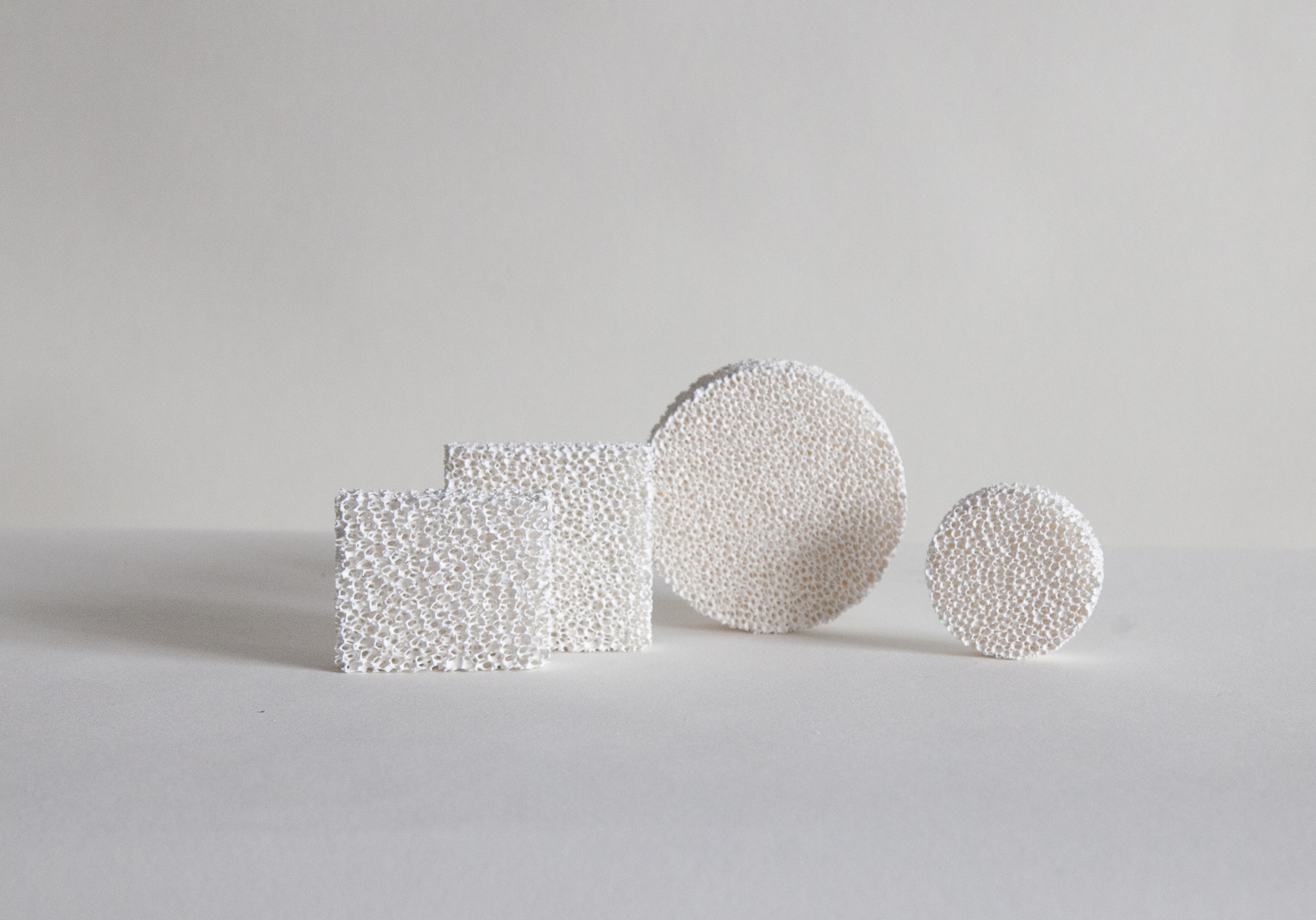 Ceramic foam filter mesh