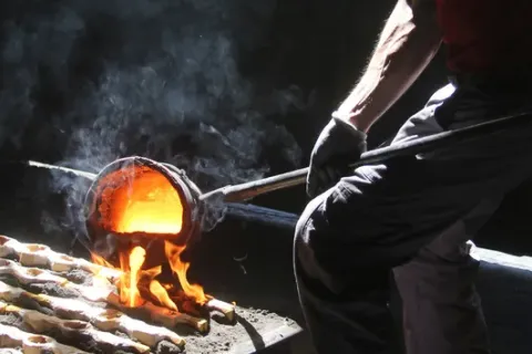 Cómo mejorar enormemente la eficiencia en la fabricación de núcleos: resina especial para cajas frías para una fabricación de núcleos de alta eficiencia.