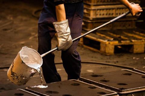 Spraying Application Case of AT600SP Zircon‑Flour Coating on Wind Power Hub Castings