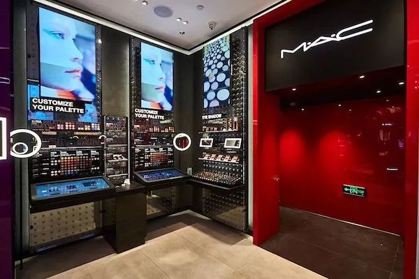 What Screens Are Used In Beauty Stores?
