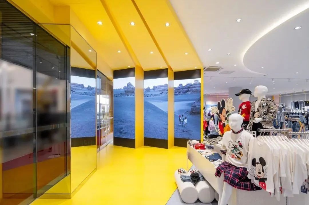 Multi-Screen Interaction: From Independent Display to Integrated Collaboration