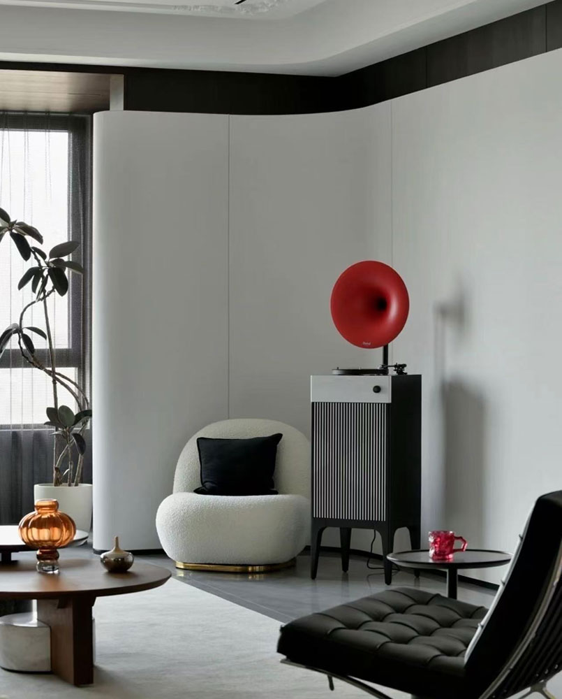 Scratch resistant PET film