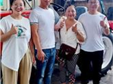 American customers visited Qingzhou Liding Machinery Equipment Co., Ltd. and signed a contract to purchase beach cleaning vehicles