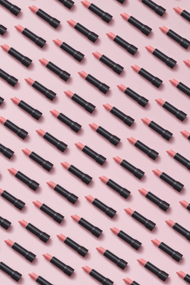 Lipstick Packaging Basics: What Buyers Should Know Before Sourcing Lipstick Tubes
