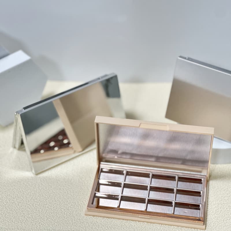 12 Color Eyeshadow Palette – Luxury Metallic Electroplated Compact | Custom Makeup Packaging Manufacturer China