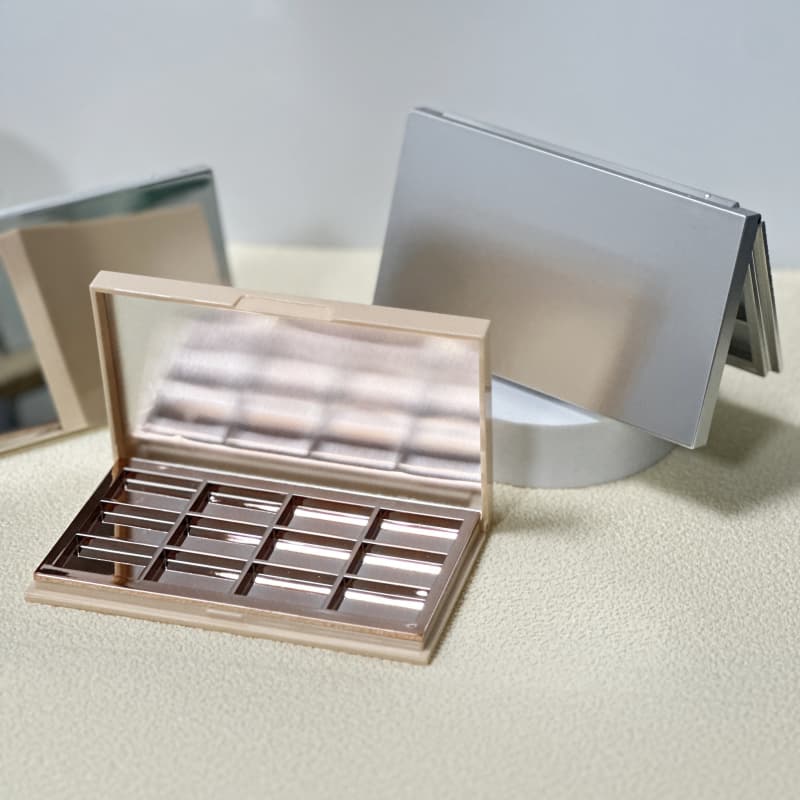 12 Color Eyeshadow Palette – Luxury Metallic Electroplated Compact | Custom Makeup Packaging Manufacturer China