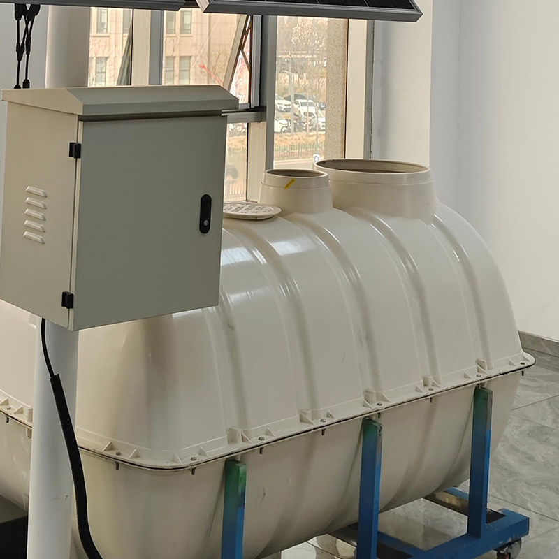 Unpowered solar purification tank