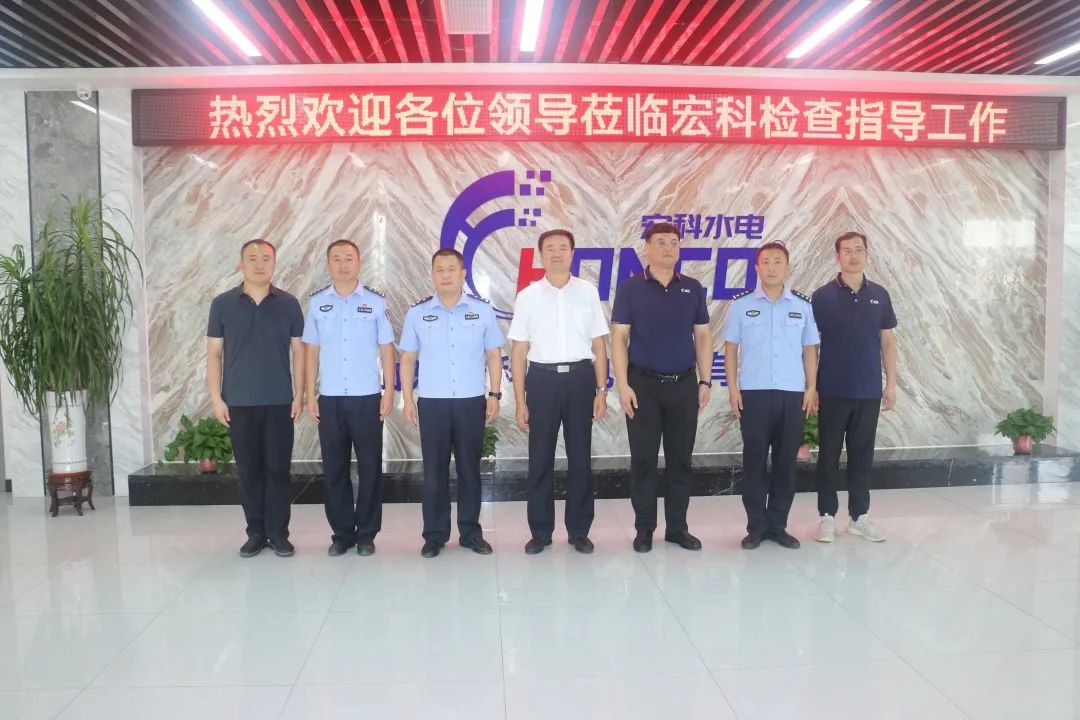  member of the Party Working Committee of Weifang Binhai District