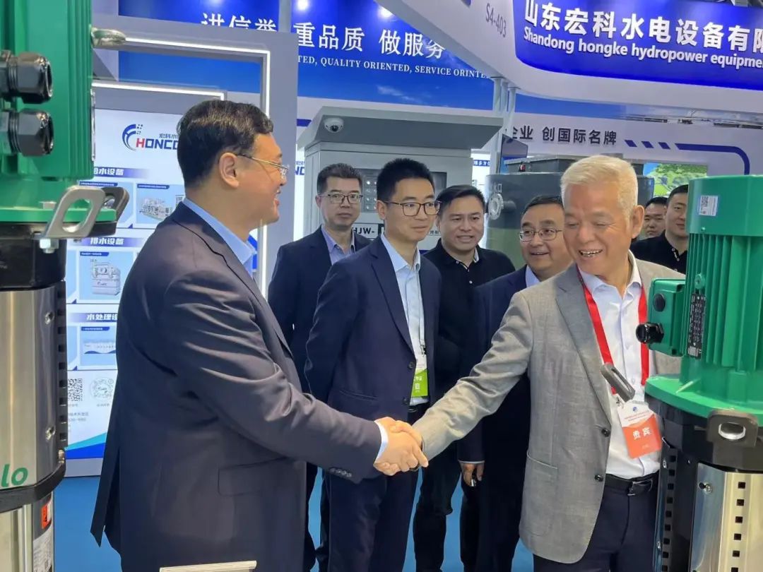 The 2024 China Water Association Annual Meeting and New Technologacked with people!