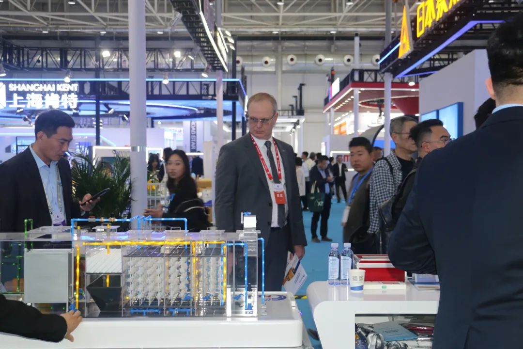 The 2024 China Water Association Annual Meeting and New Technologacked with people!
