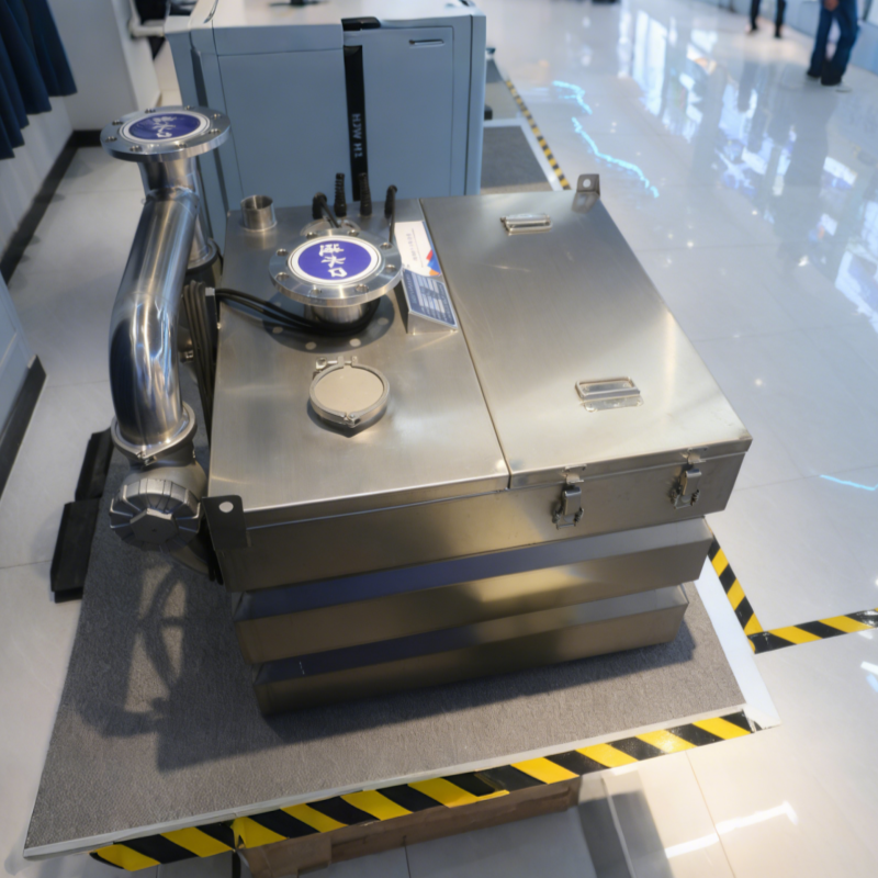 Integrated sewage lifting equipment