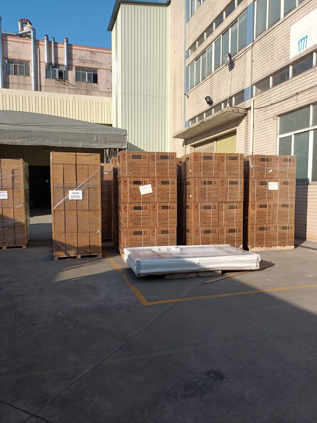 floor-standing display stand