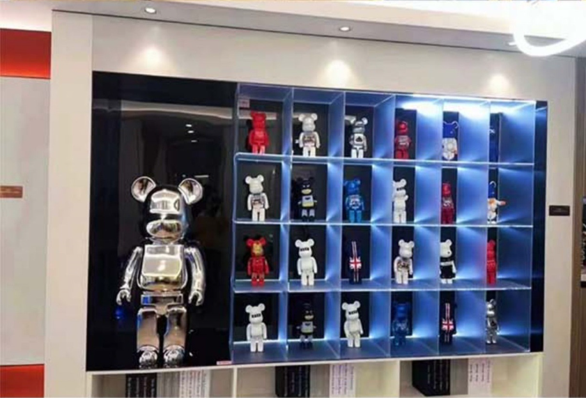 Acrylic Display Box With Wooden Shelves For Toy Trophy Sitting Room Storage Box
