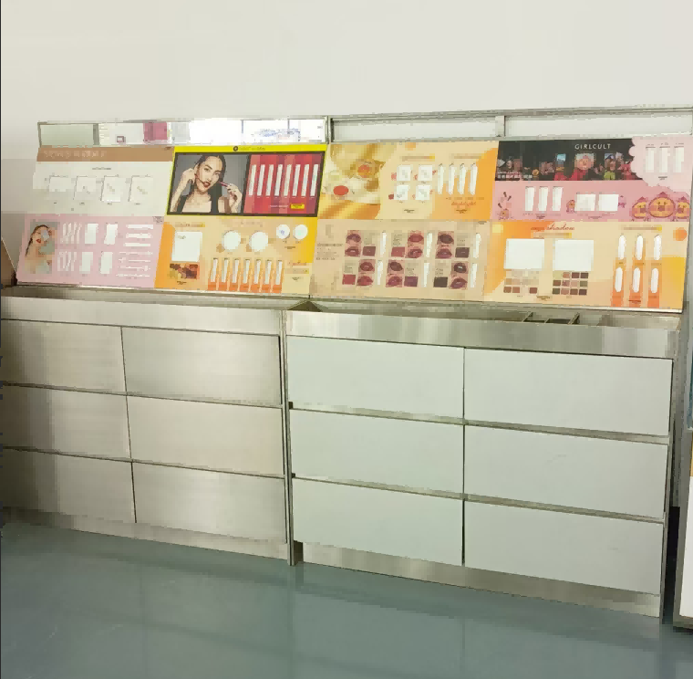 Large Capacity Makeup Display Case