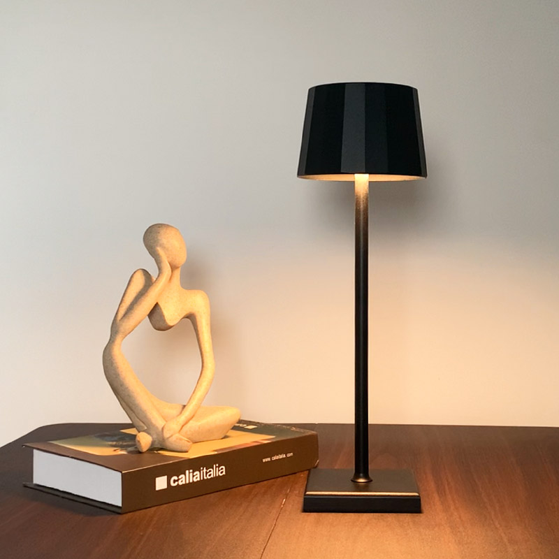 Portable Touch Polygon Table Lamp For Home Or Restaurant