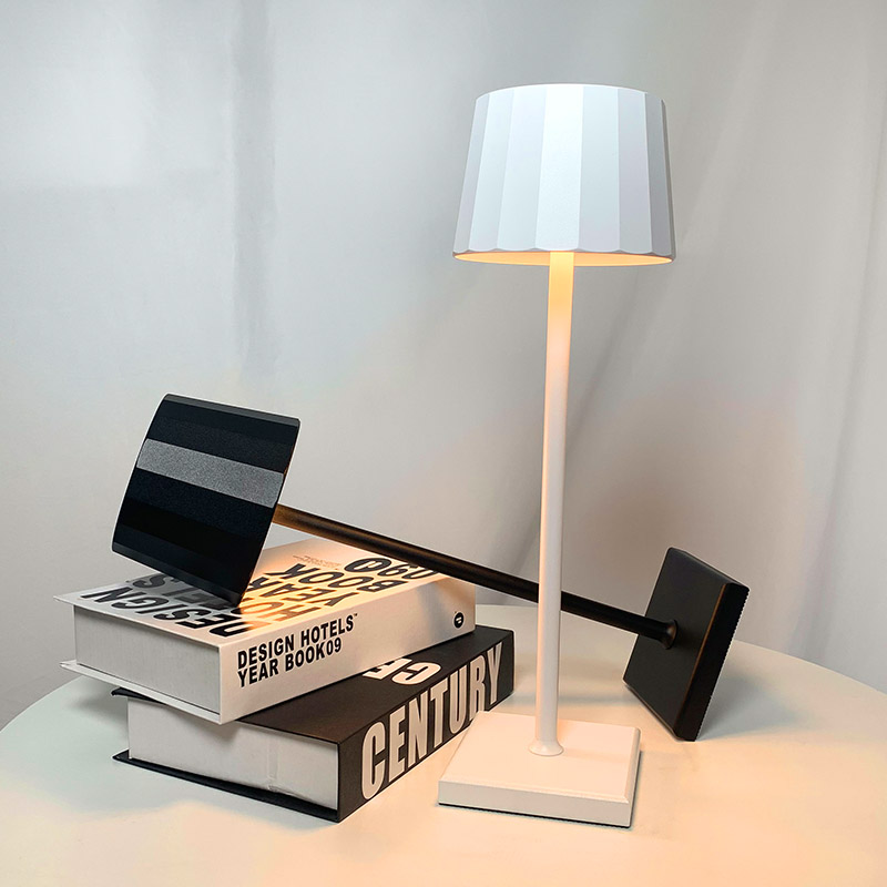 Portable Touch Polygon Table Lamp For Home Or Restaurant