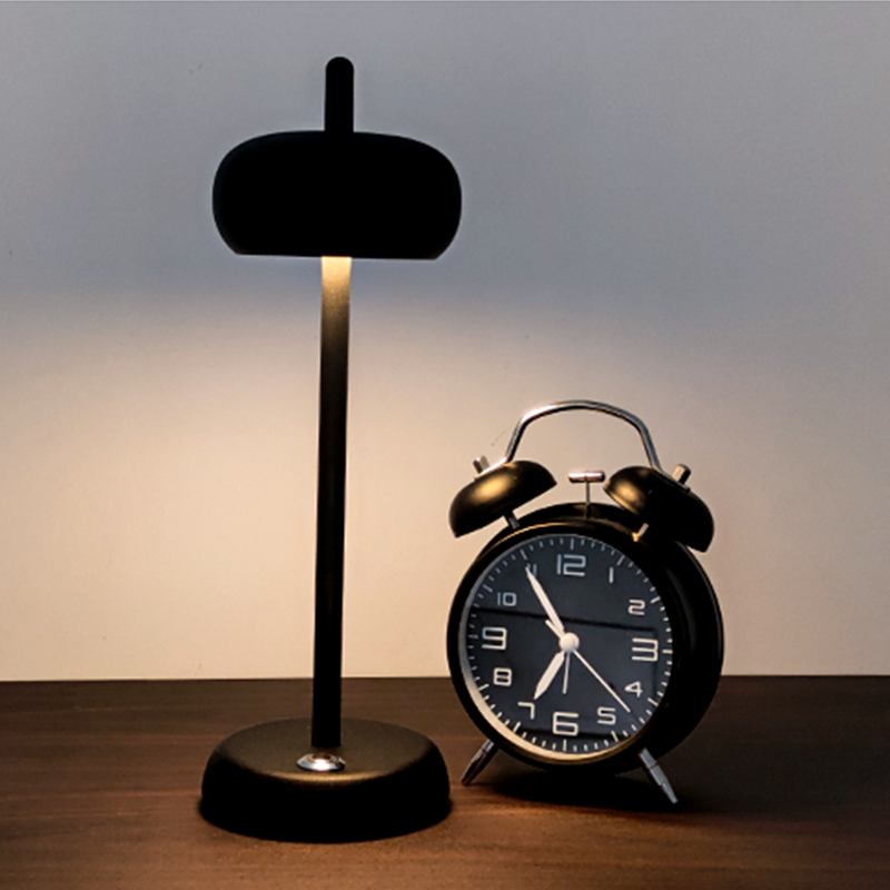 Three-stage Dimming Retro Desk Lamp With Multiple Lighting Modes