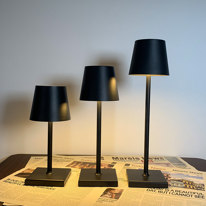 Modern Style Decorative Table Lamp For Luxury Living Room