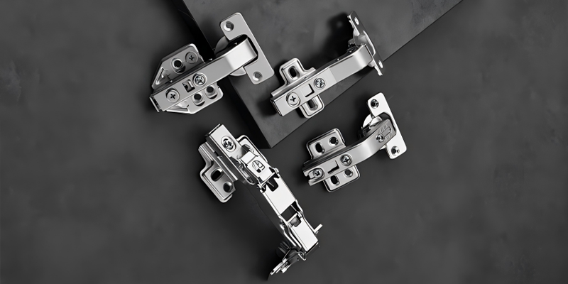 Soft-close hinge
