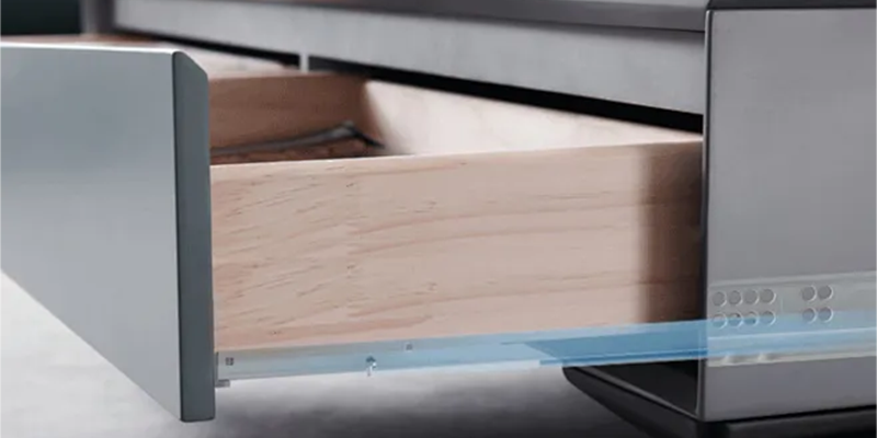 ball-bearing drawer slide