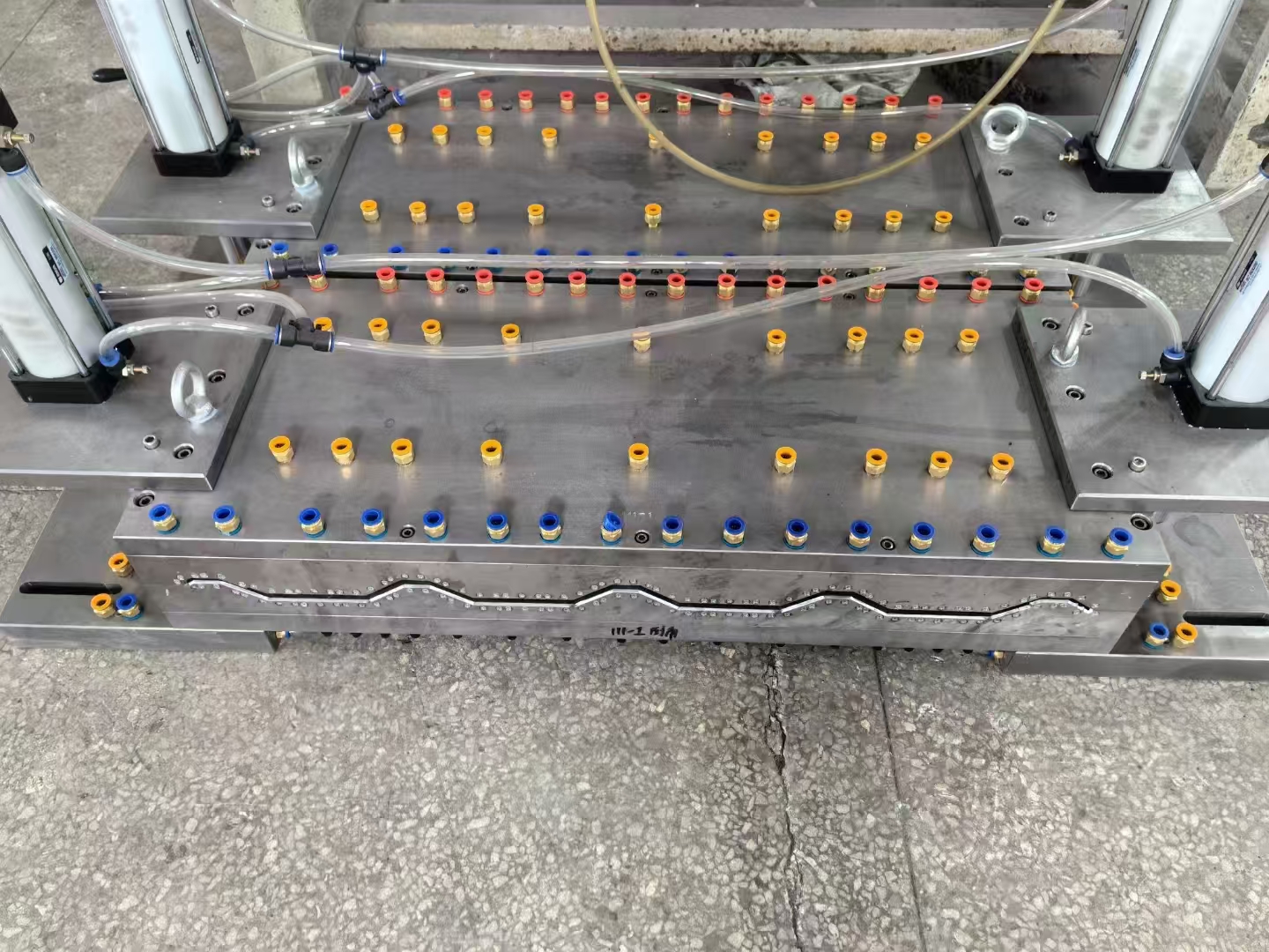 PVC sheet pile extrusion mould