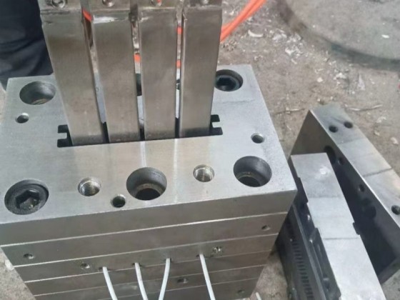 Hot Sale PVC Foam Door Frame Extrusion Mold High Precision Precision Molding Parts Manufactured in China with Good Price