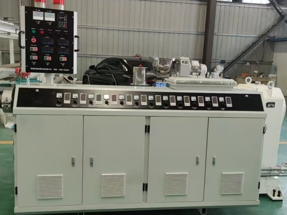 Twin screw extruder PVC extrusion production equipment PVC wood plastic material extrusion