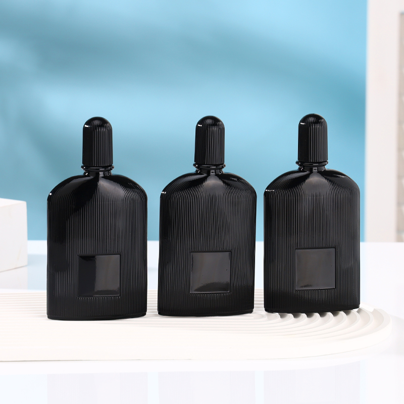 Elegant Square Perfume Bottle With Refillable Spray Pump