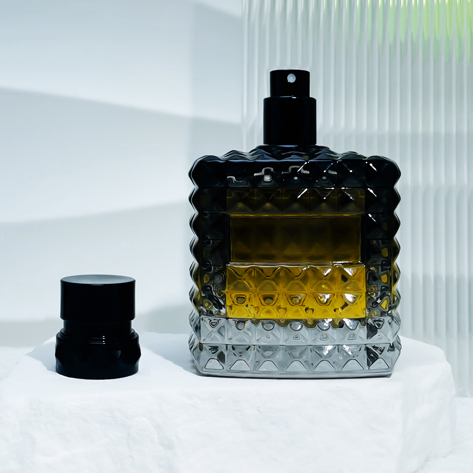 Luxury Crystal Perfume Bottle With Diamond Cut Glass