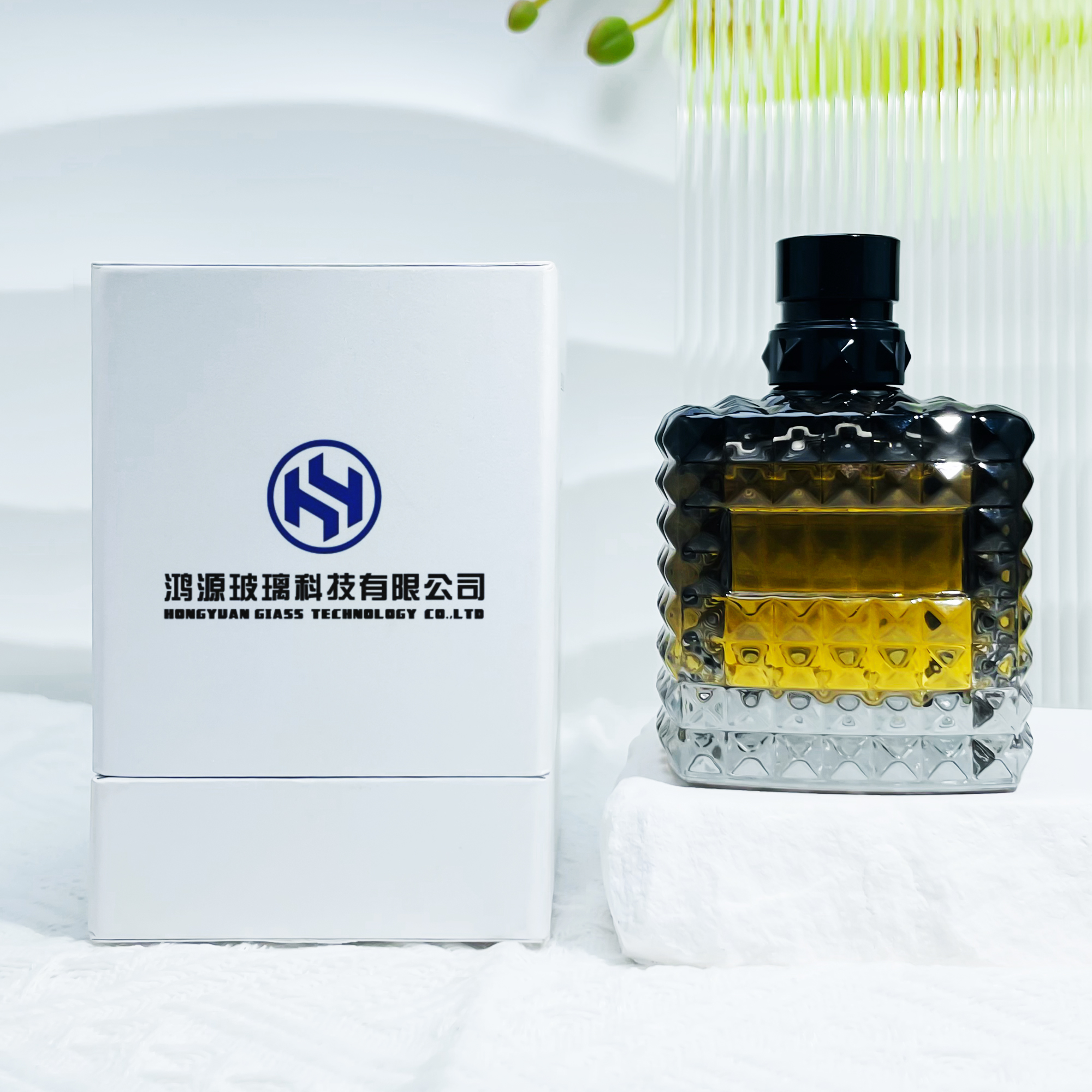 Luxury Crystal Perfume Bottle With Diamond Cut Glass
